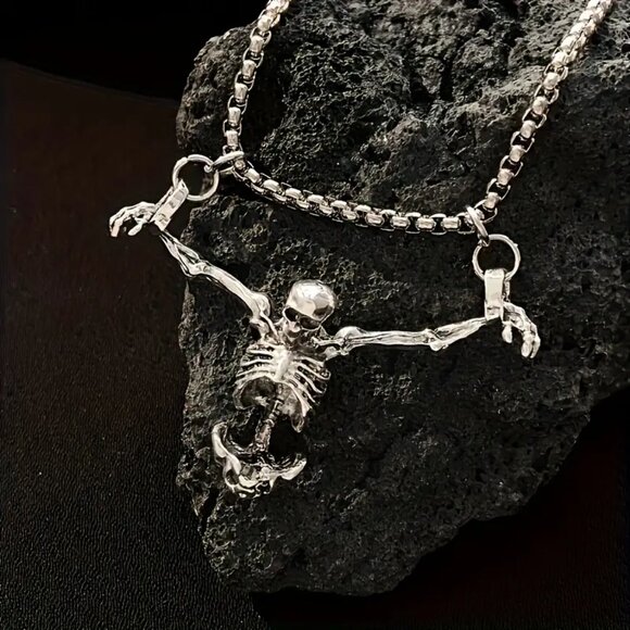 Vintage Skull Man Necklace Överdrivet Mörk Nischdesign Gothic Punk Hängsmycke - Picture 4 of 6
